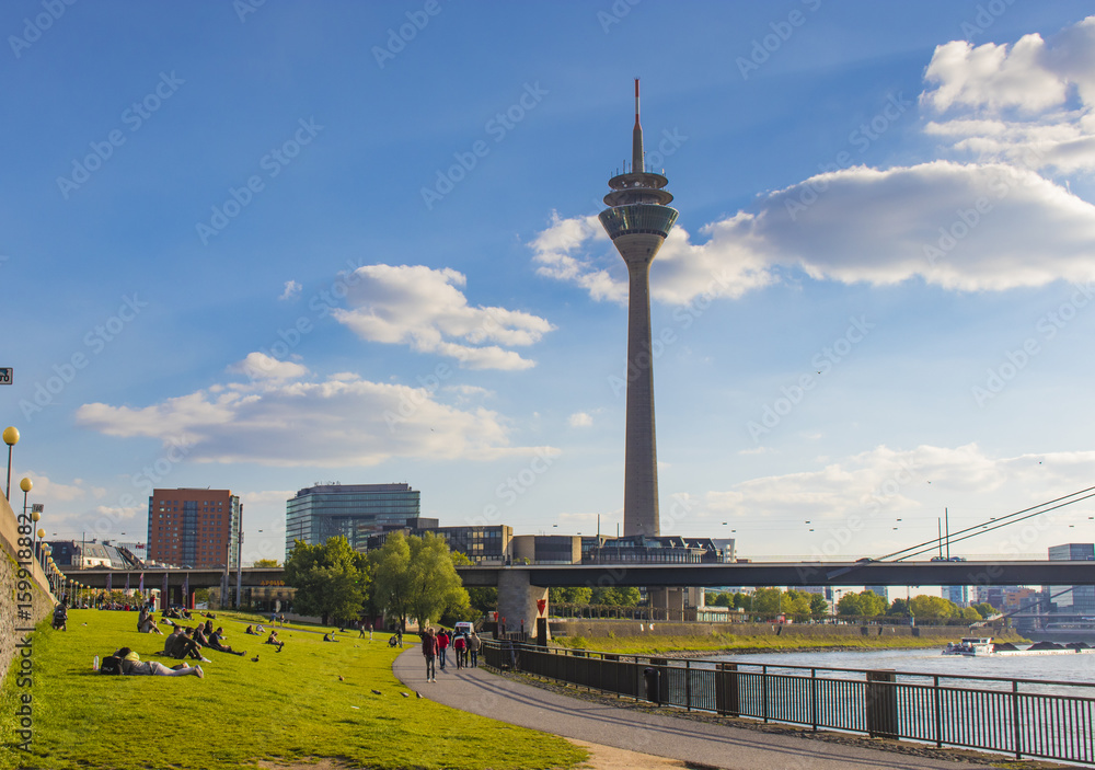 Düsseldorf Rheinpromenade