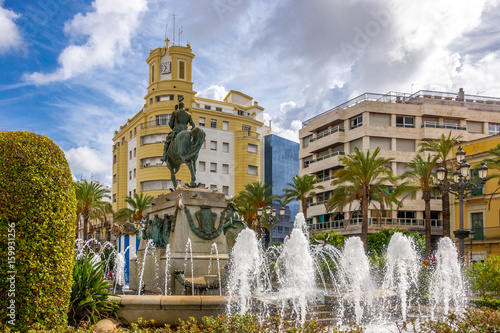 Springbrunnen auf em Plaza del Arenal in Jerez de la Frontera