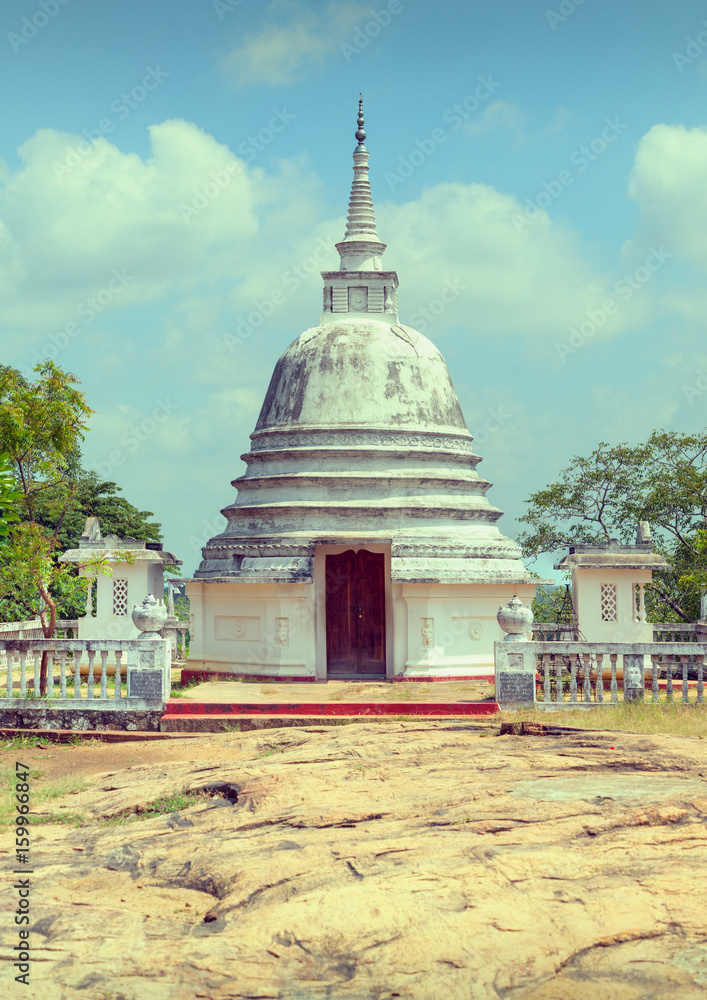 Avukana dagoba. Kekirawa, Sri Lanka Avukana dagoba. Kekirawa, Sri Lanka