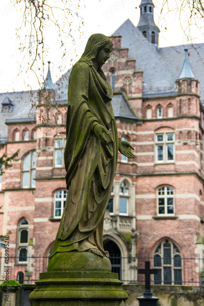 Fototapeta premium Old cemetery in Bonn