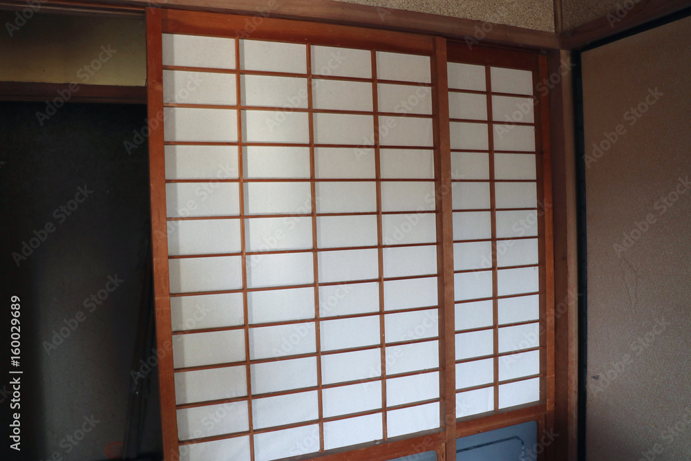 古い家屋の障子