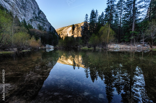 Fototapeta Naklejka Na Ścianę i Meble -  Early morning at Mirror Lake, Yosemite National Park