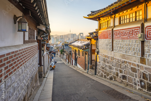 Photography Sunrise with Seoul city skyline in Seoul, South Korea