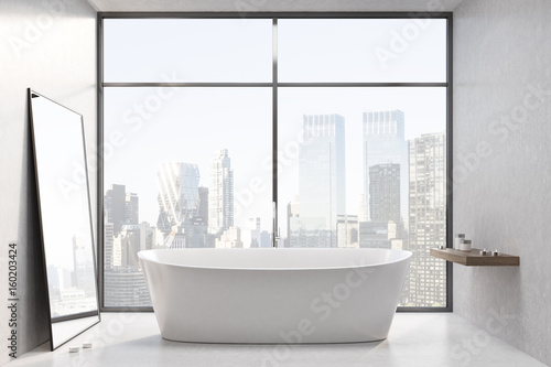 White tub, white room, window, close up © ImageFlow
