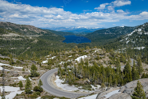 Obraz na płótnie View of Donner Pass Lake from Donner Summit Bridge w salonie