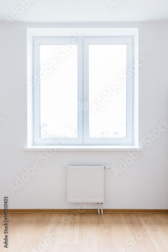 Fototapeta Naklejka Na Ścianę i Meble -  white empty room with window