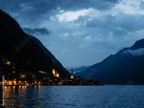 hallstat at night