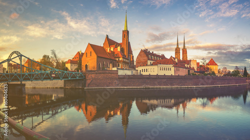 Wrocław, Polska - Panorama historycznej i historycznej części starego miasta „Ostrów Tumski”.