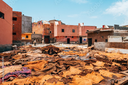 Foto colorful leather drying out in a tannery at marrakech, Morocco
