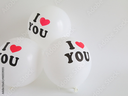 White Party Balloon with the words : I love you