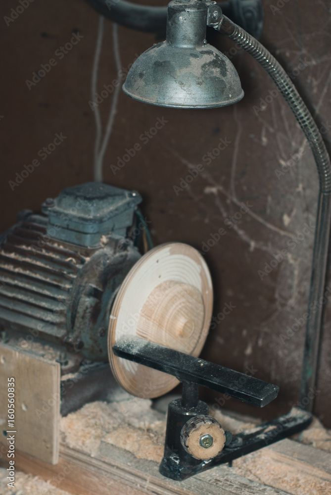 Small lathe for working wood, sawdust and shavings around Small lathe for working wood, sawdust and shavings around
