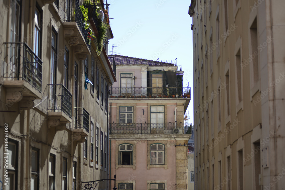 Gebäudefluchten in Lissabon