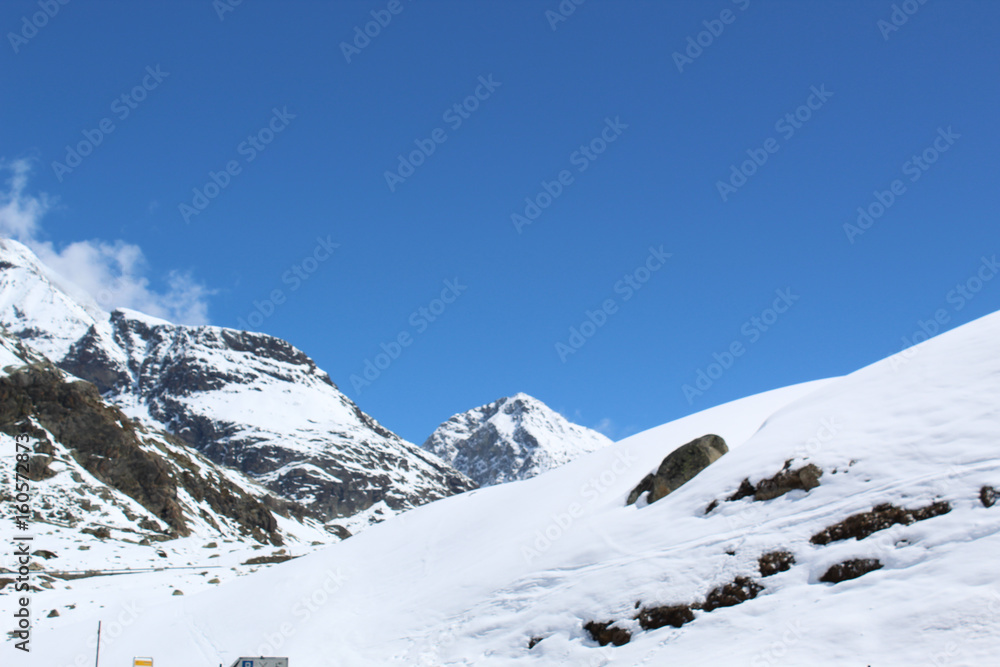 Montañas nevadas