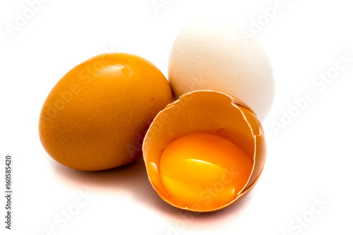 Hühnerei Ei Eier 
isoliert freigestellt auf weißen Hintergrund, Freisteller
