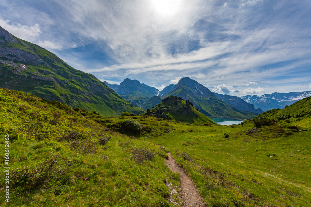 Weg zu den Bergen Weg zu den Bergen