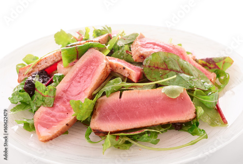 Slika na platnu Appetizer with rare fried tuna