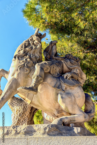 Movimiento en piedra, jardines de sabatini madrid