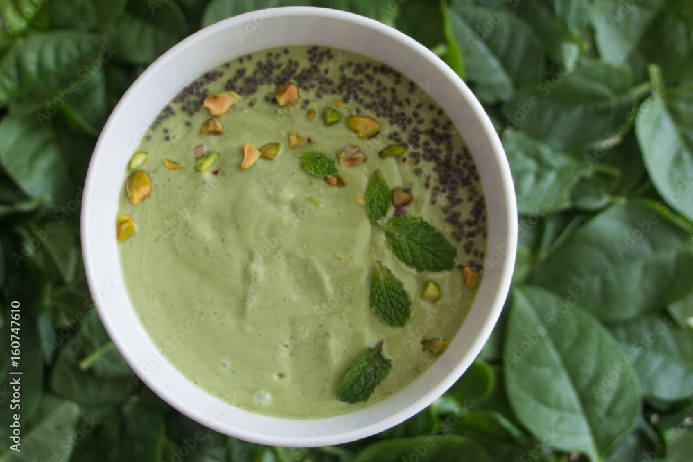 smoothiebowl with spinach smoothiebowl with spinach