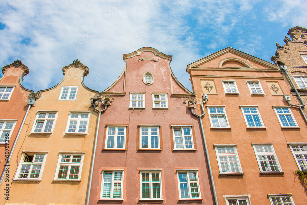 Häuserfassaden auf der Piwna und Großes Zeughaus (Wielka Zbrojownia) Gdańsk (Danzig) pomorskie (Pommern) Polska (Polen)