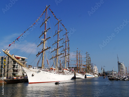 Segelschulschiffe am Pier Sail Bremerhaven photo