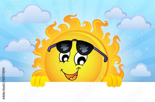 Foto Happy lurking sun theme image 5