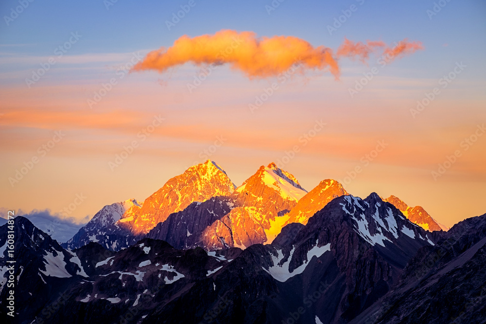 Dramatic colorful mountain sunset in Mt Cook area, New Zealand
