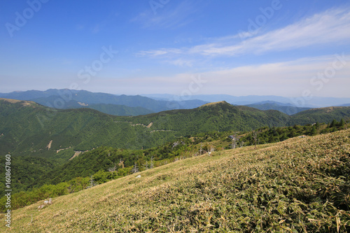 徳島県三好市 剣山山頂への遊歩道からの風景