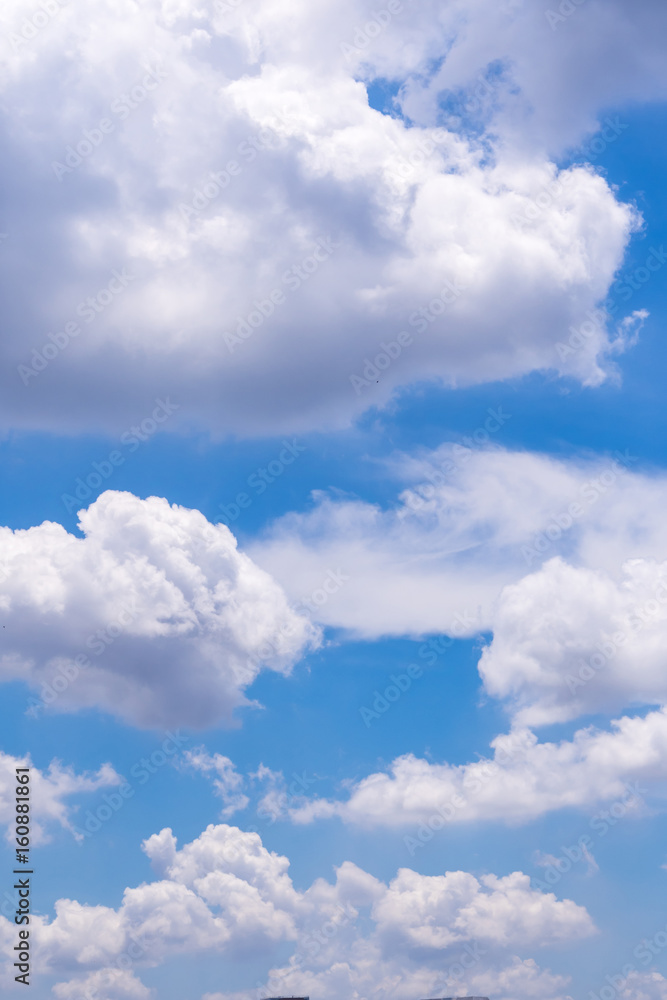 Fototapeta premium Clouds in the blue sky