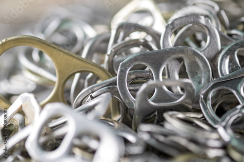 aluminum pull tabs