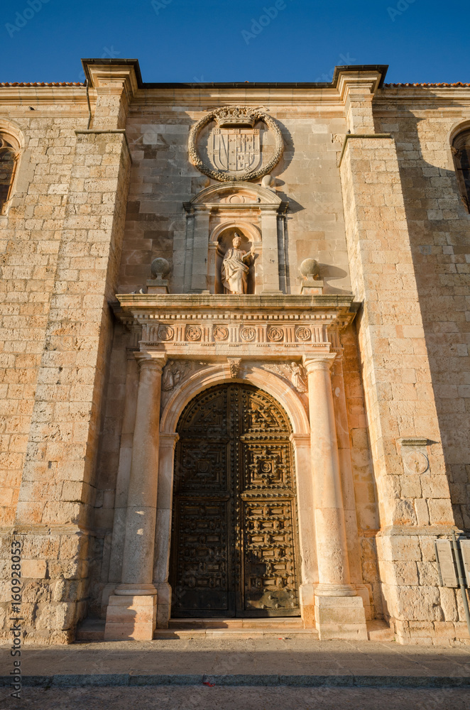 Fototapeta premium Detail of the facade and door of San Pedro church in Lerma, burgos, Spain.