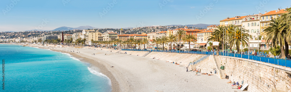 Obraz premium Francja Ładna plaża śródziemnomorska