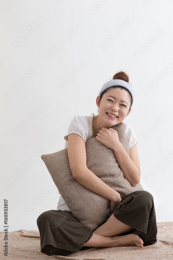 くつろぐ女性 くつろぐ女性