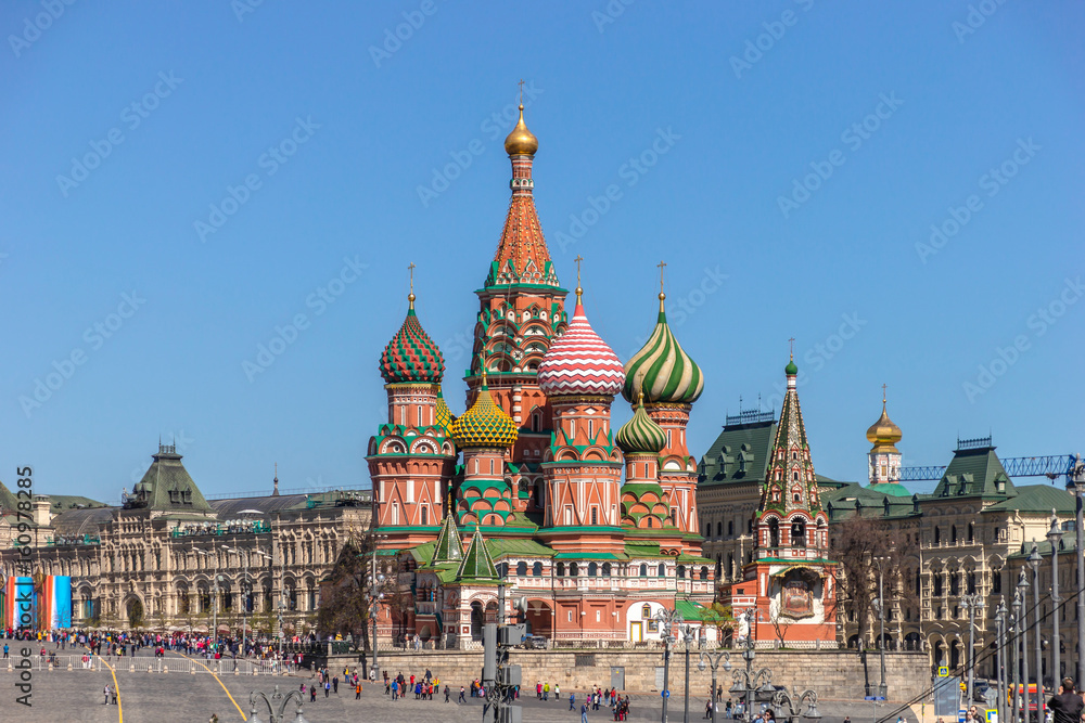 Pokrovsky Cathedral from the Bolshoi Moskvoretsky Bridge Pokrovsky Cathedral from the Bolshoi Moskvoretsky Bridge