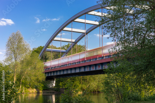 Langzeitbelichtung S-Bahn Brücke Hennigsdorf mit fahrender S-Bahn