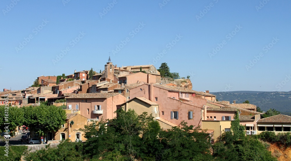 Le village de Roussillon en Provence dans le Vaucluse