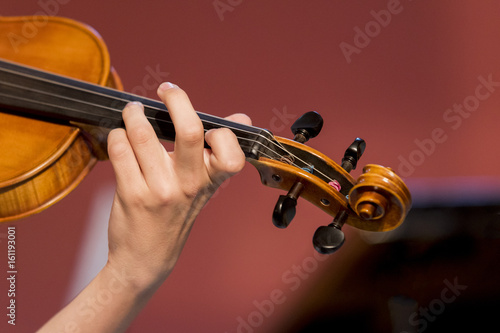 boy plays violin