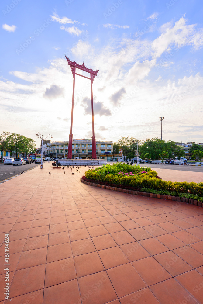 Fototapeta premium Giant swing landmark in the city / Sao Ching Cha