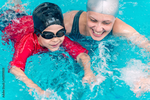 Wallpaper Mural Swimming lesson Torontodigital.ca