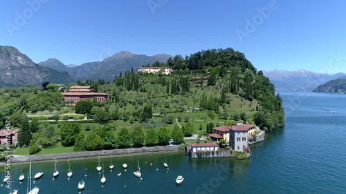 Wallpaper Mural Aerial 4K - Bellagio - Pescallo - Lago di Como (IT) - Parco e Villa Serbelloni  Torontodigital.ca