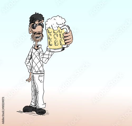 Man in net vest drinkt een grote pul bier