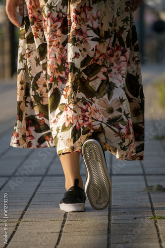 街歩き スニーカー © xiaosan