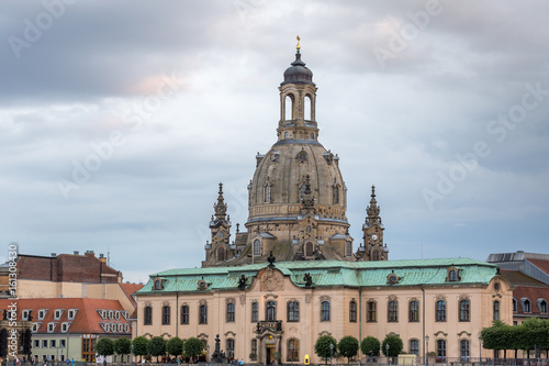 Dresdner Frauenkirche von der anderen Rheinseite