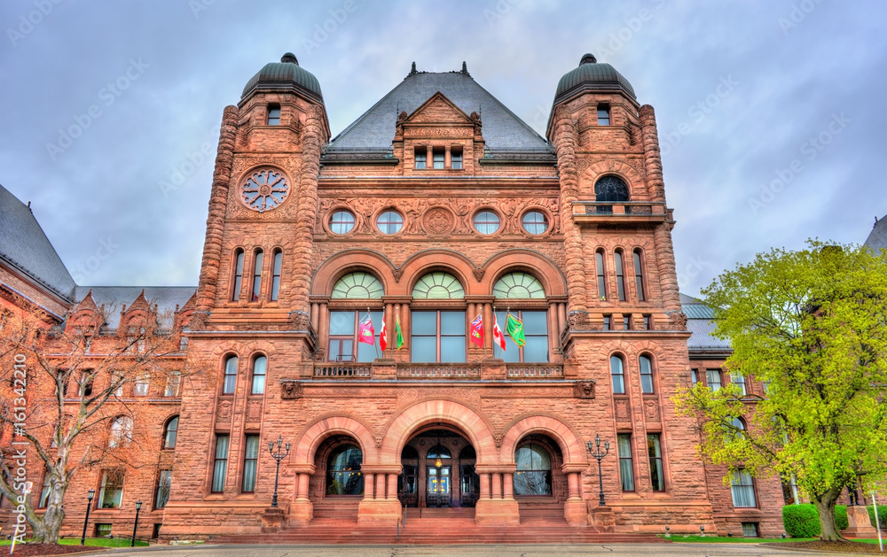 Obraz premium Ontario Legislative Building at Queen's Park in Toronto, Canada