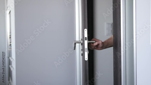 Person opens / closes an interroom door