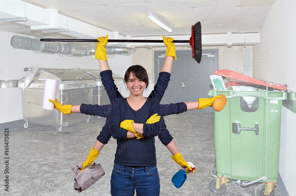 Fototapeta premium Müllraum reinigen