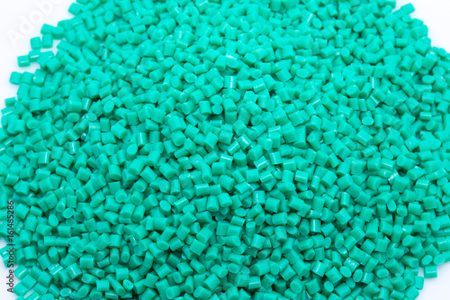 Obraz na płótnie Green plastic polymer granules