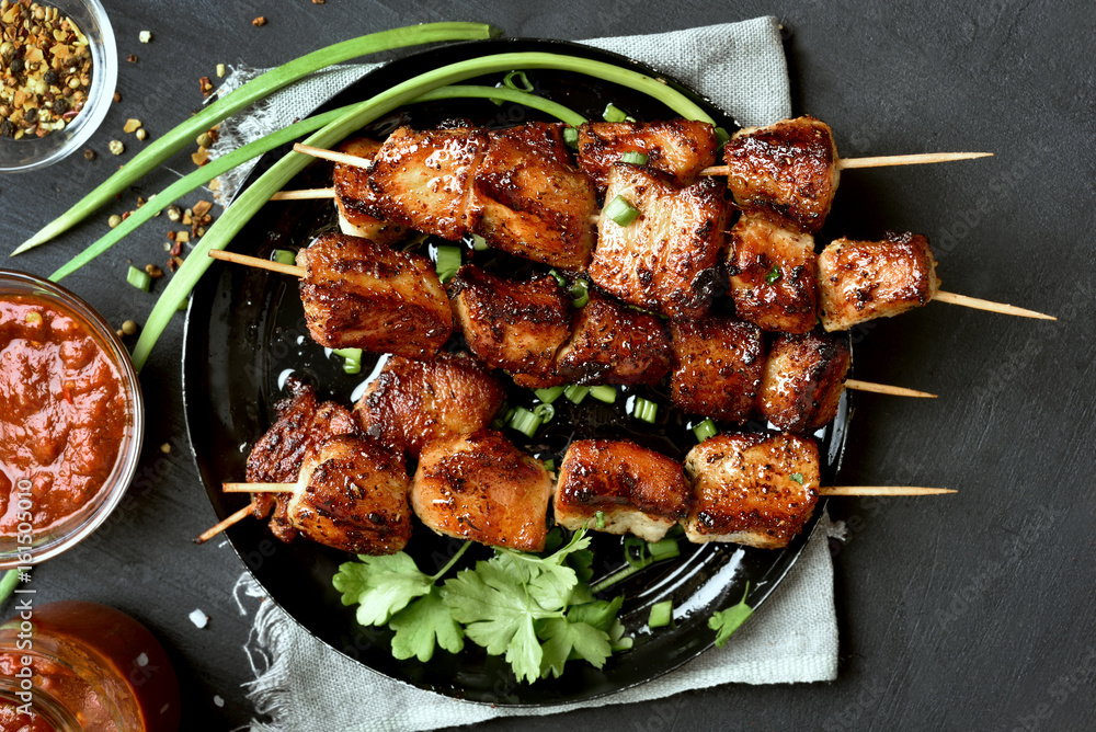 Foto Pork kebabs, bbq meat