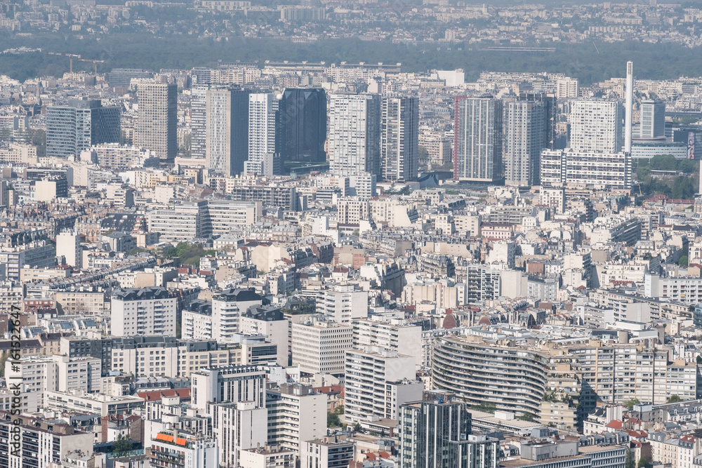 ville paris vue aérienne quartier béton immeuble habitation tour se loger immobilier vendre acheter crise immobilière