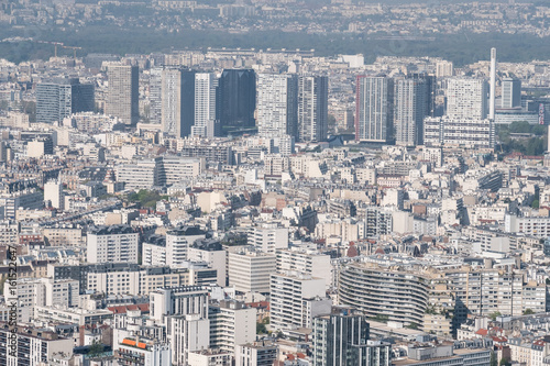 ville paris vue aérienne quartier béton immeuble habitation tour se loger immobilier vendre acheter crise immobilière