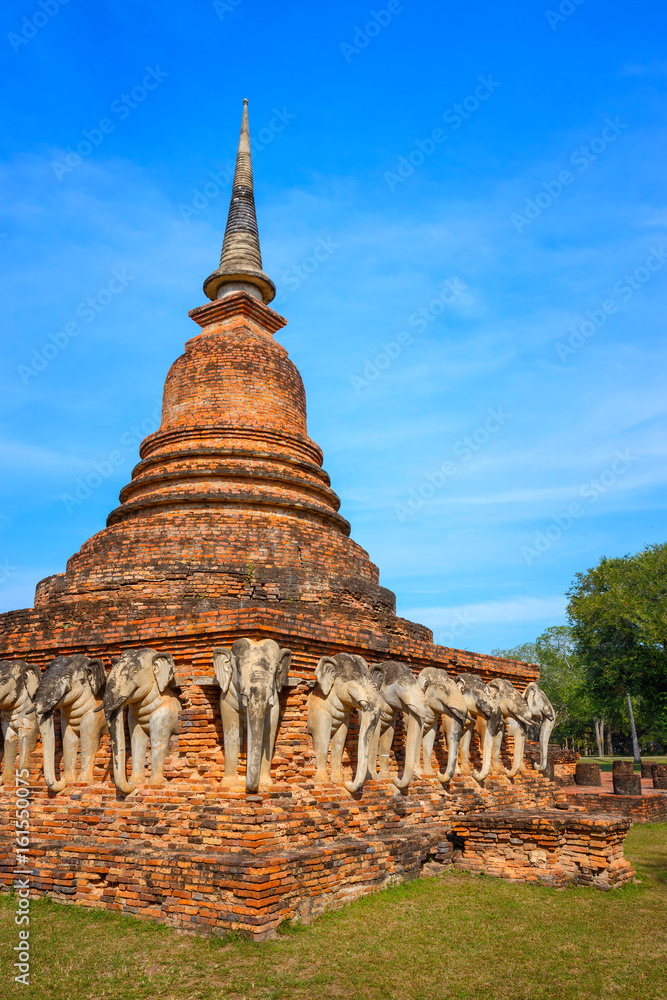 Fototapeta premium Wat Sorasak Temple at Sukhothai Historical Park, a UNESCO World Heritage Site in Thailand